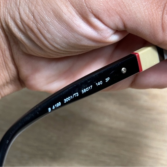 Burberry BE4216 Polarized Sunglasses for Women, Lens Size 57mm - Black (3001T3) - Picture 6 of 9